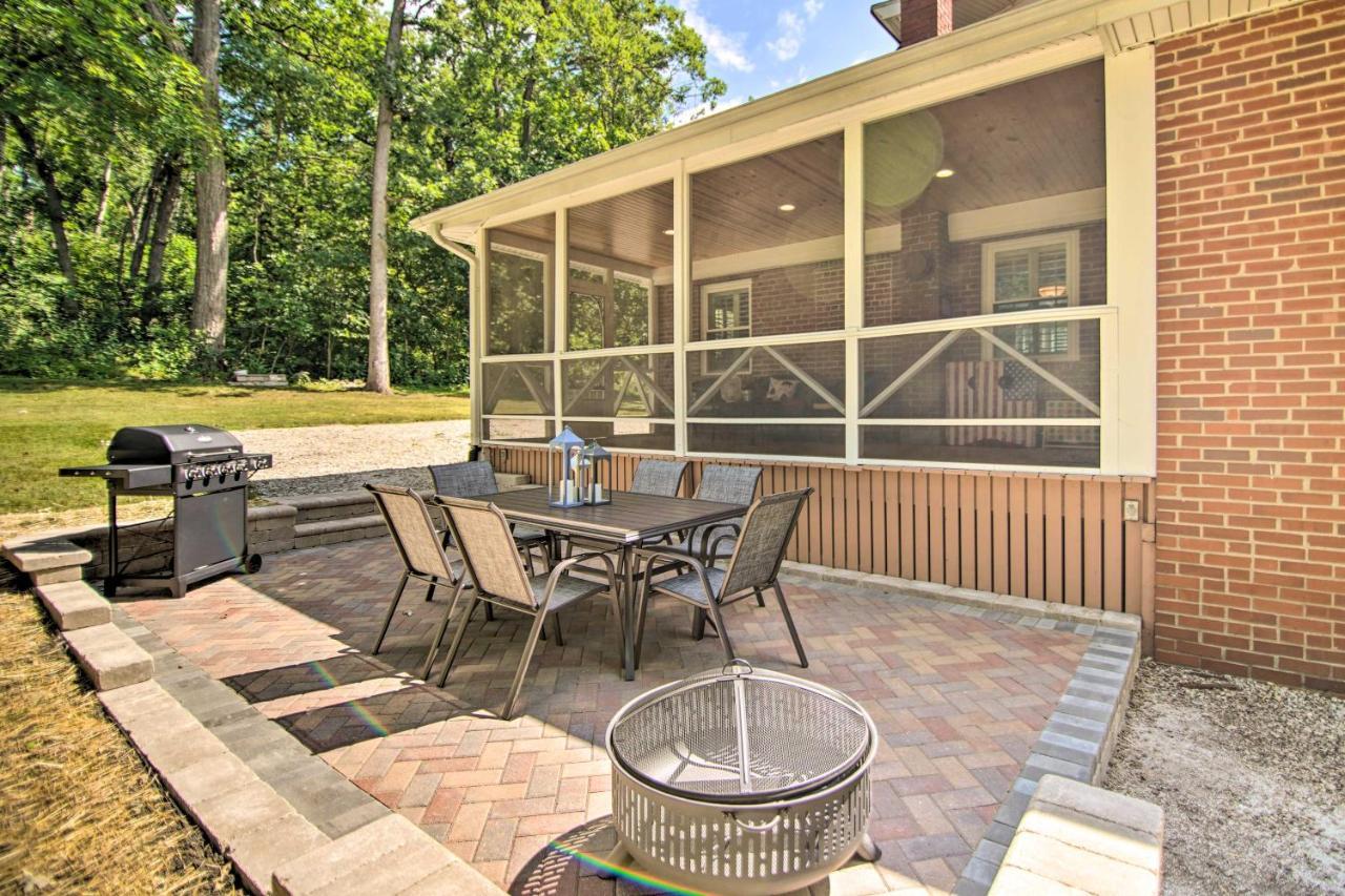 Sun-lit Geneva Sanctuary With Bbq Patio! Hébergement de vacances