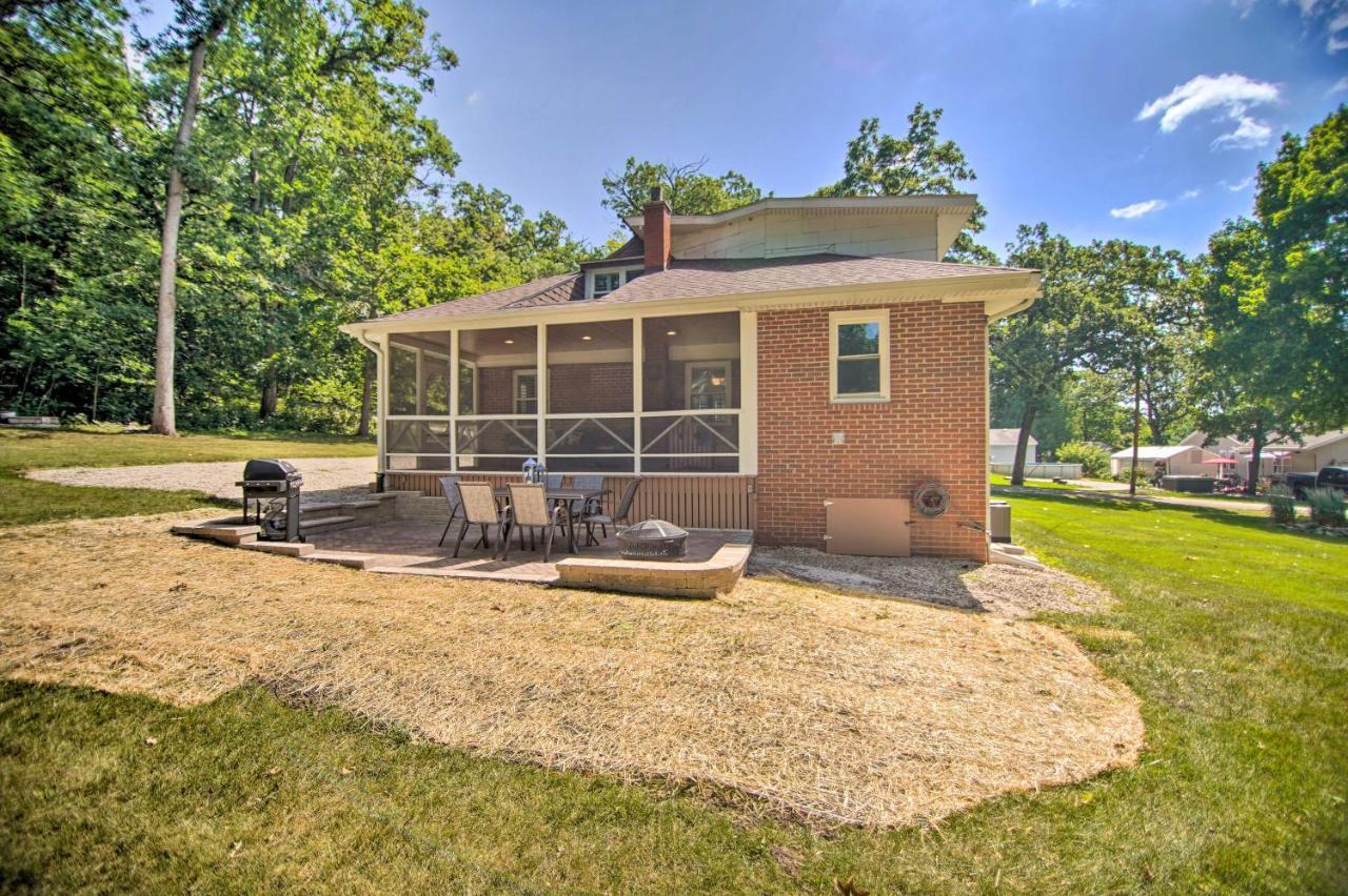 Sun-lit Geneva Sanctuary With Bbq Patio! *
