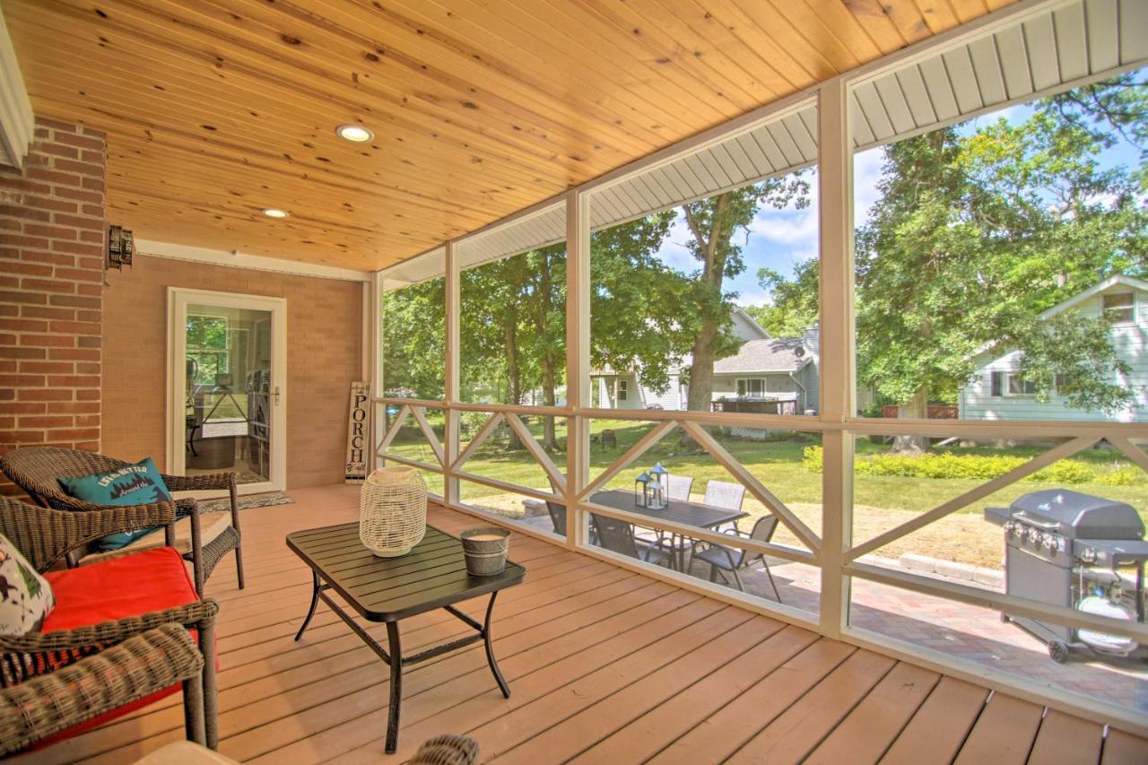 Sun-lit Geneva Sanctuary With Bbq Patio! *